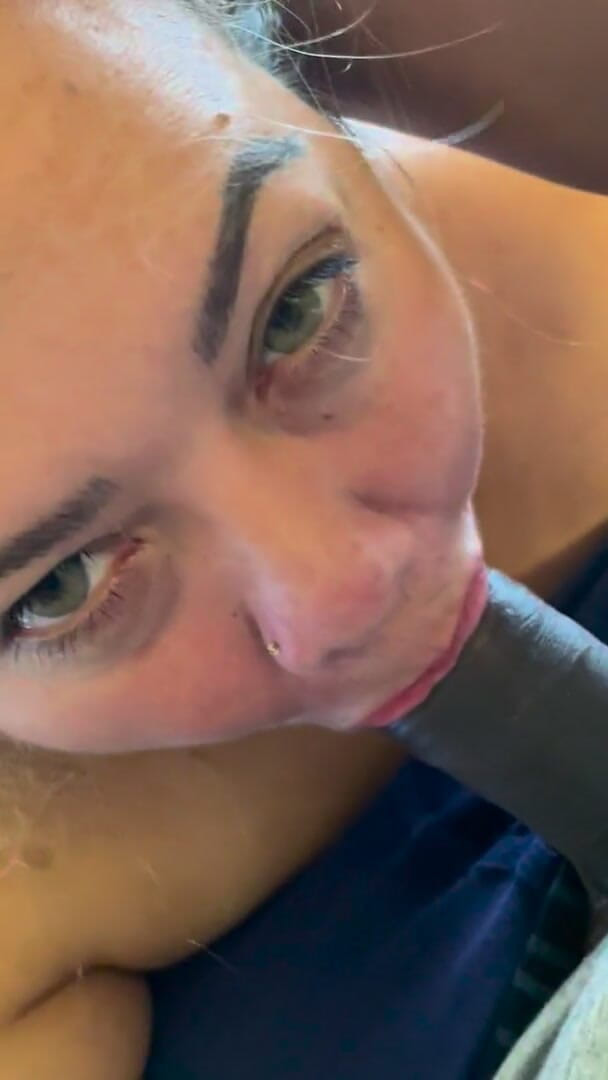 Namora Minx: Sexy gordinha bate boquete em um hotel