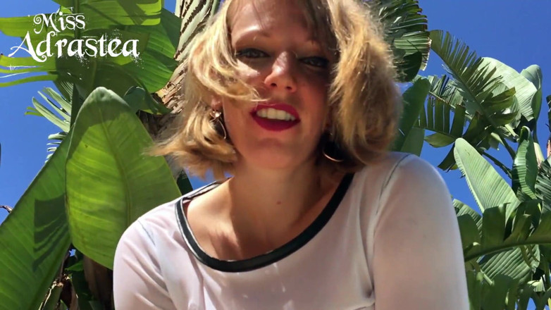 Miss Adrastea: Menggesel, wanker nilon!