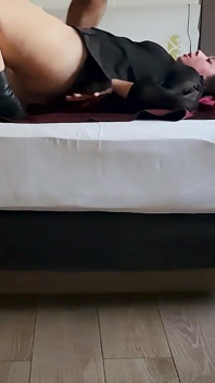 Curvă cu utilizare gratuită, ejaculare în cur (partea 2)
