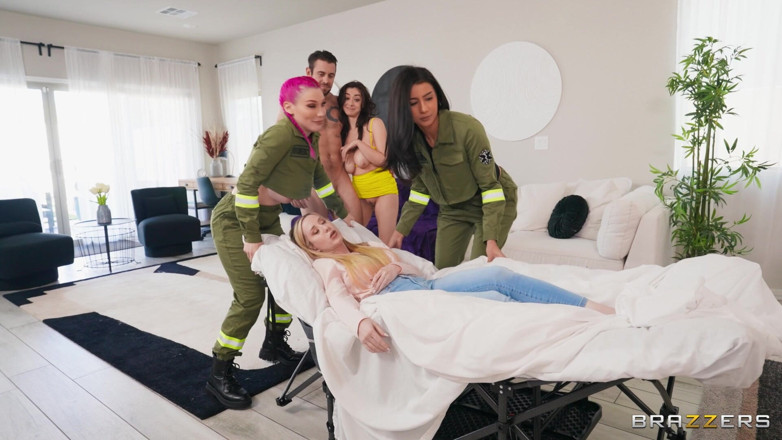 BRAZZERS: Brazzers - chloe surreal dientot habis-habisan sama pria yang sudah menikah, 2...
