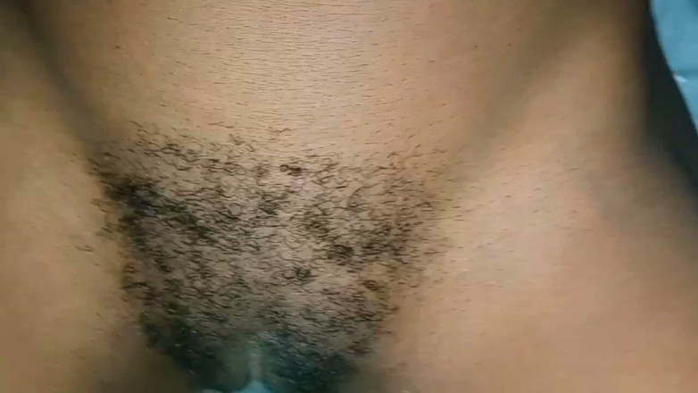 Sexe in real life: Un Coño Grande Y Peludo Que Quiere Buenas Pollas.