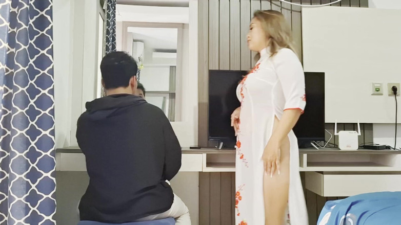 momi_itha_: Moje žena mě přerušuje, když pracuji z domova a já s...