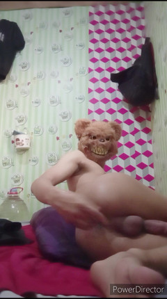 Nanndi: Anální fisting a velká hračka