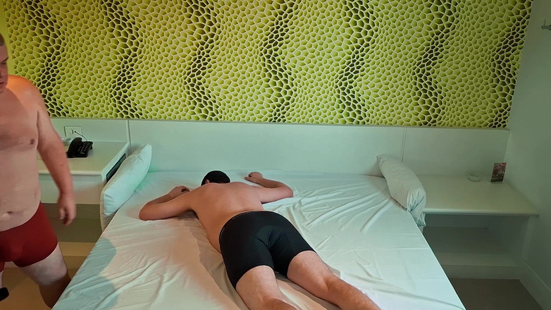 Combat and fetish: Heavyhitterboxers overheersing: de ultieme onderwerping -uitdaging