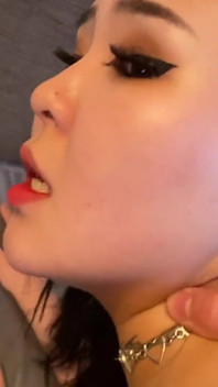Yakut girl veio da cidade mais fria do coração para ser fodida com força e facial com porra quente!