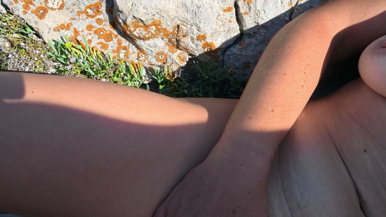 Hothousewifexoxo: Public Beach Jerking off a Hot Big Cock and Fingering...