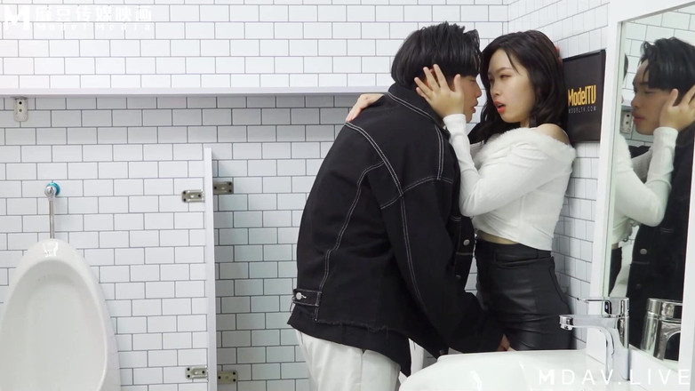 ModelMedia Asia: Mdwp-0021 Lewd Meat Toilet