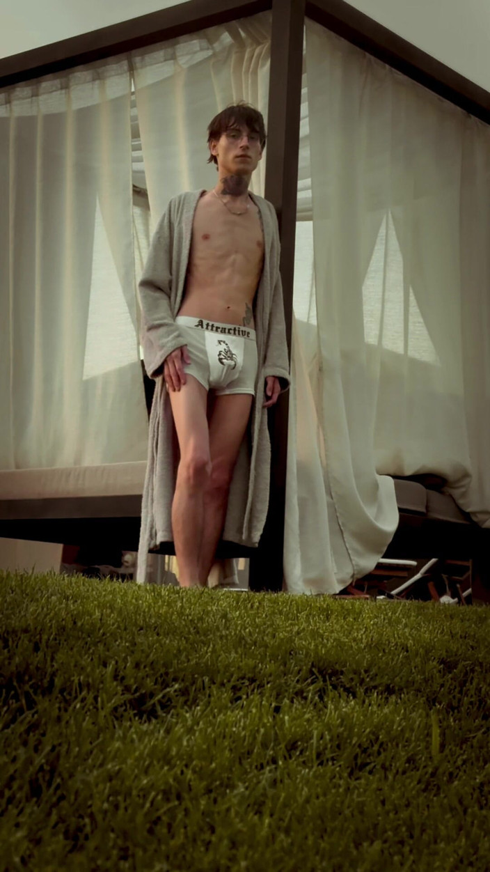 HotDogs studio: I'll Take off Not Only My Robe…