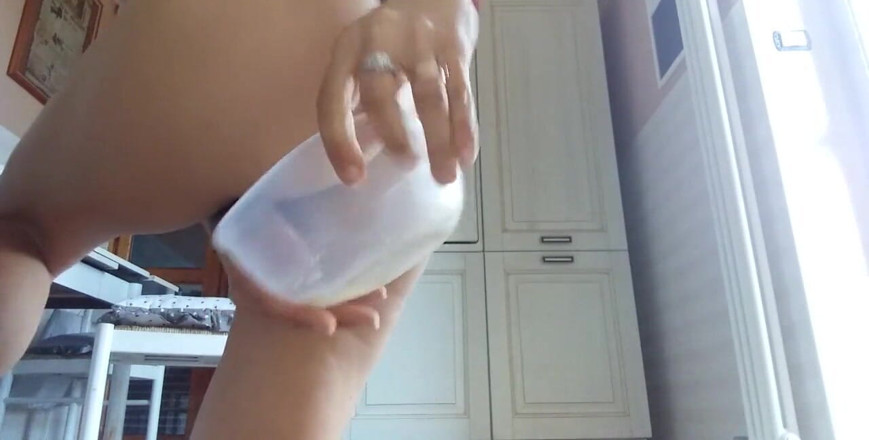 savannahamatoriale: Enema de leche en mi culo
