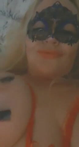 BBW-Cleopatra: Playing with my boobs closeup