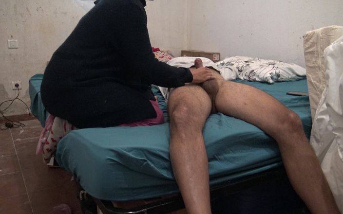 Souzan Halabi: La criada musulmana de limpieza de gran culo deja que...