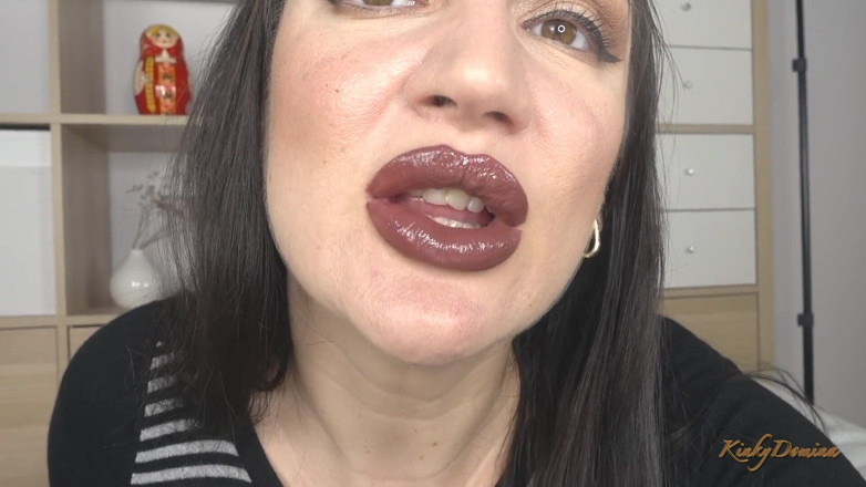 KinkyDomina: Hipnotizantes labios marrones jugosos te hacen feliz