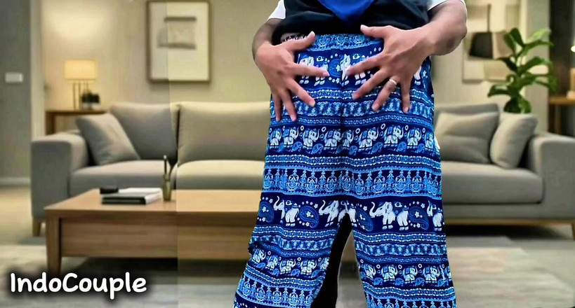 Indo Couple: Przyjaciółka męża wraca do domu, aby się z nią bawić...