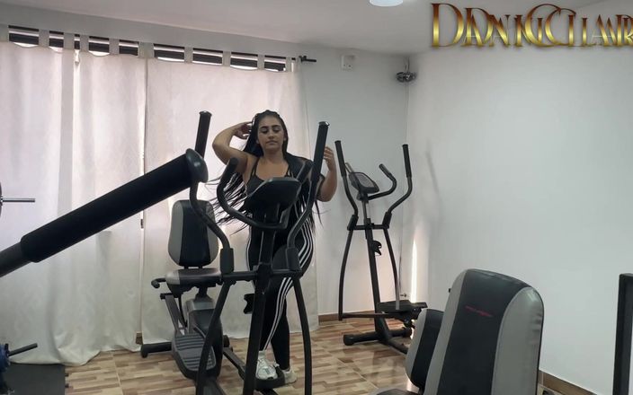 DaniClark: Técnico folla a un atleta en el gimnasio