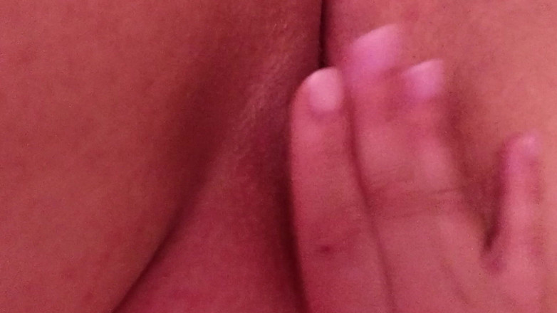 Oleksandra02: Finger-sex und nass