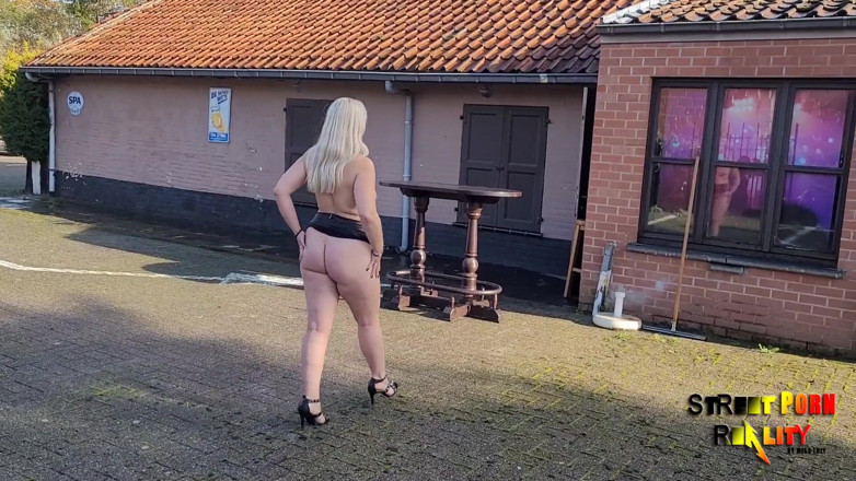 Street porn reality: Przerwa na sikanie 03