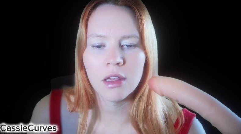 Cassie Curves: Buzele soției tale