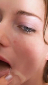 Vicky, pipe, visage, pisse sur le visage