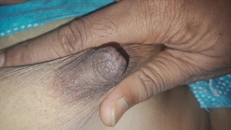 Busty Banuu: Seksi yenge amcık sikişiyor