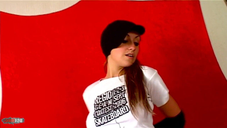 MMM100 Solo: Krystal Wallas Seksowna francuska laska z bigtits Making a Hot...