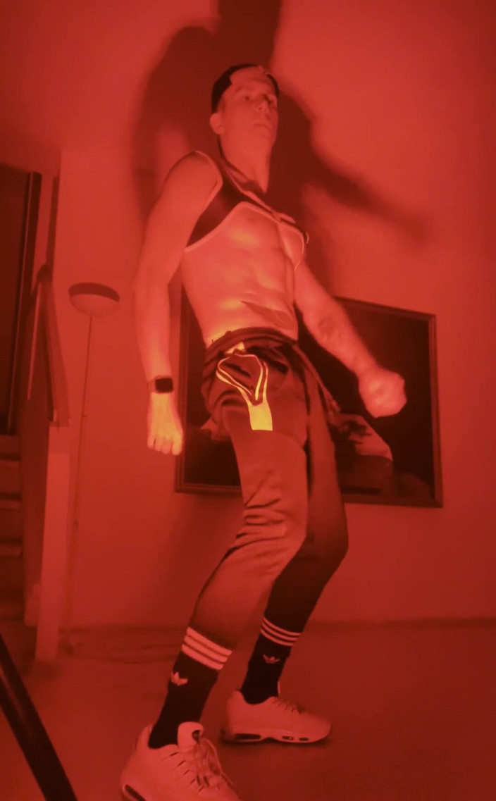 Falcon Al: Acesta este cântecul meu preferat, dans fierbinte pentru tine