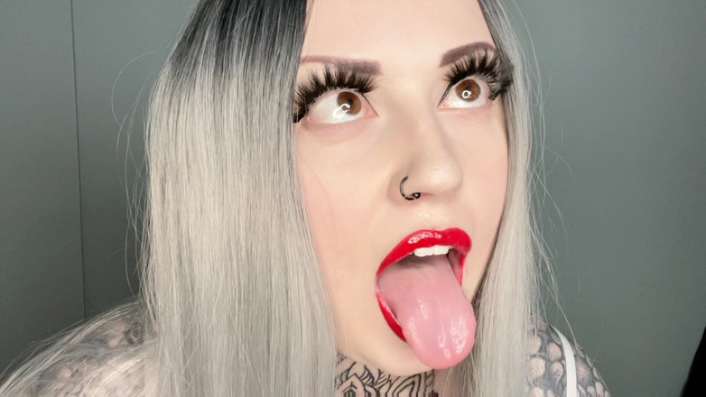 Miss Valentina: Wank přes můj Ahegao obličej