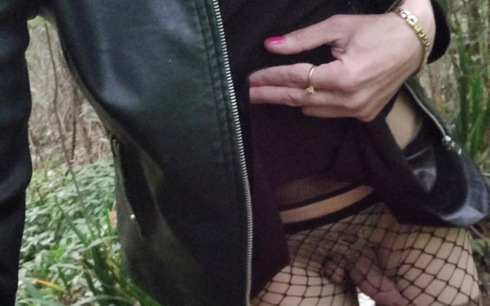VaneSsa BiTCHx: Фантазм повії, трансвеститська повія ходить на звалищі сперми. Публічна виставка [червень] cumslut vanessabitchx