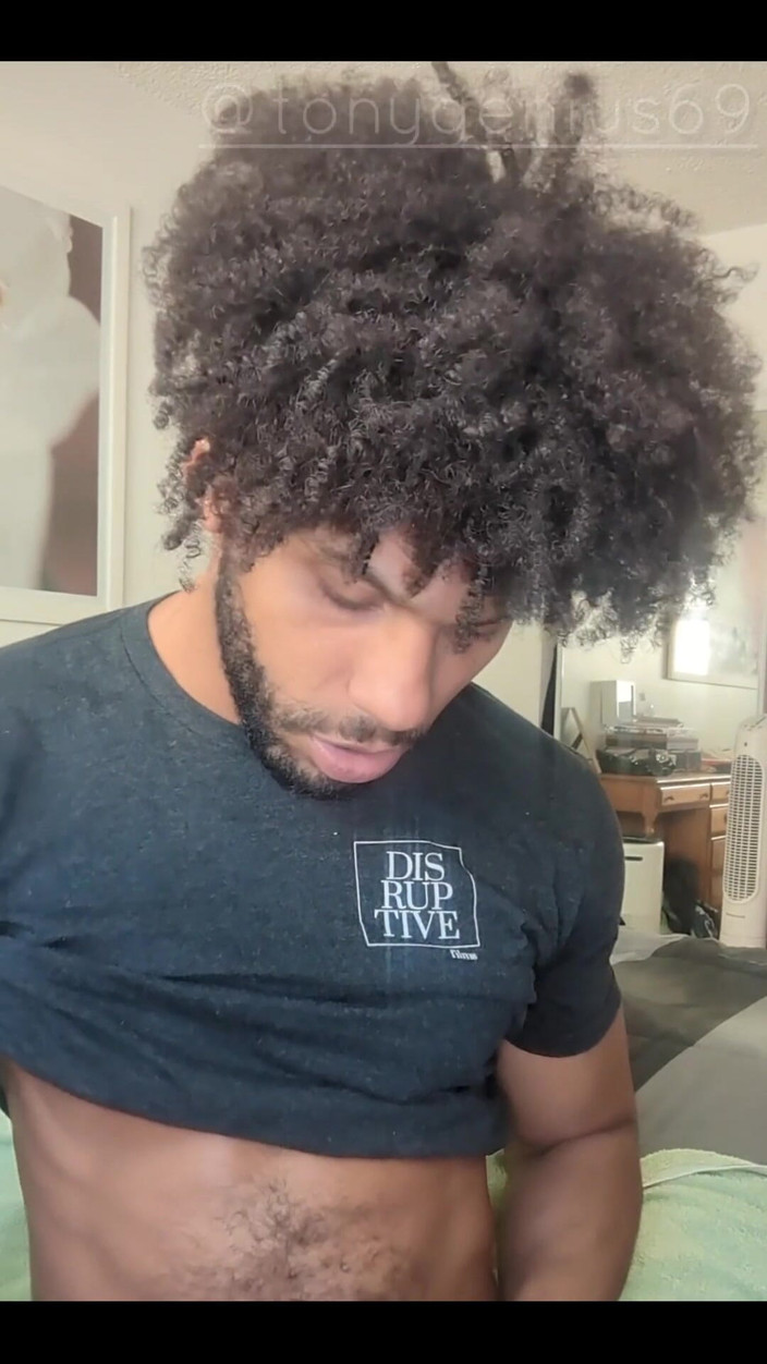 Tony Genius: Masturbador satisfator com ovo