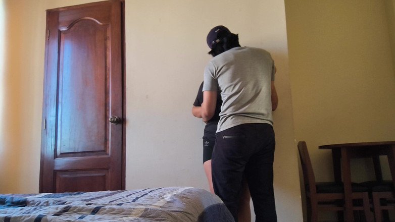 Moo DBOXXX: 隣人のスラットに恋をして、彼女は私とセックスするのが大好きですが、彼氏は満足していません