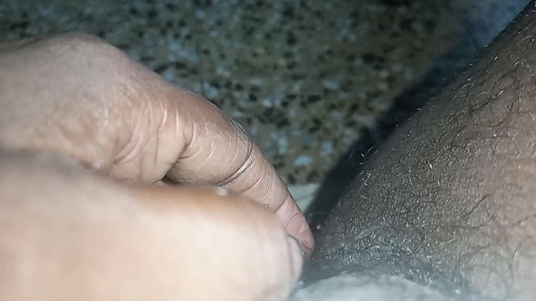 Fucking my wife: Estoy follando a mi esposa india lamiendo la habitación de...