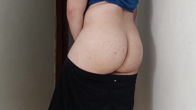 amateurbrazilian: I Lowered My Shorts so I Wouldn't Pay the Bill