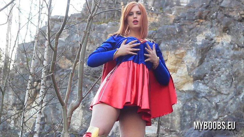 My Boobs: Alexsis Faye formosa superdonna cosplay gioca all'aperto