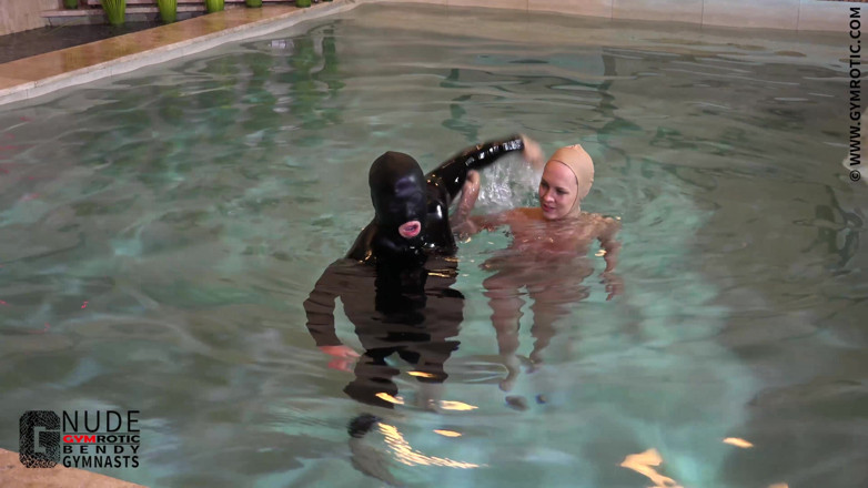 Gymrotic: Fetish mermaid