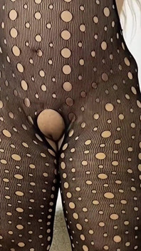 PAWG MILF in Tights Shaking Her Juicy Ass. She Warms up to Squirt