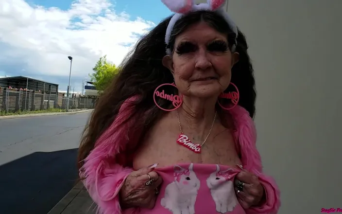 Sexy Sandra N Sir Christopher: Easter Bunny 2024 Anal Tease