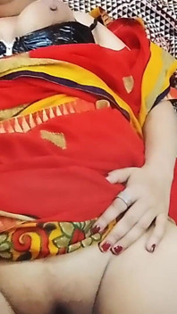 Sexy Bangoli MILF Bhabhi Gets Hard Fucked by Her Servant