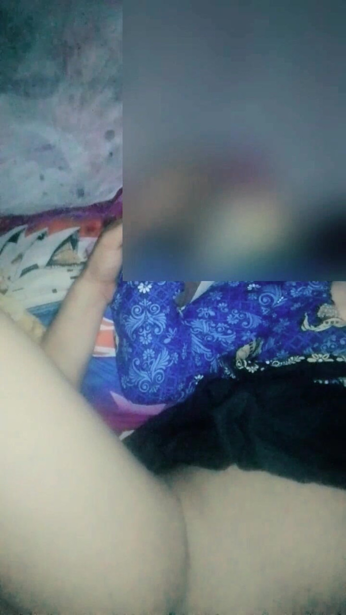 Astriana88: Gerçek Kadın Çalışan İş Arkadaşlarını Aldatıyor