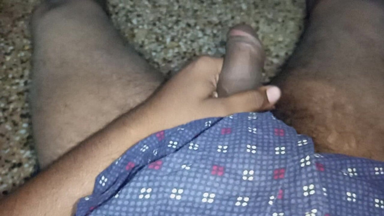 Sweet Indian cock: Indický gay chlapec kouří a šuká líbání