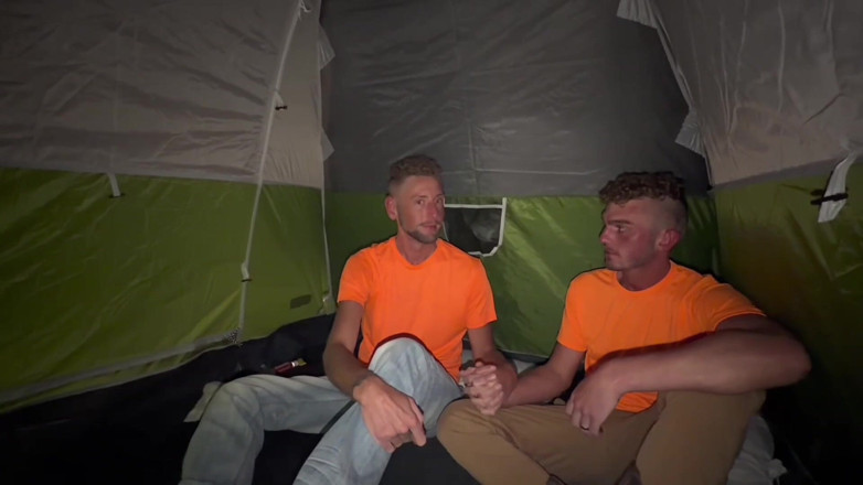 BreedinBros: Campeggio senza preservativo: gay per pagare Pt 1