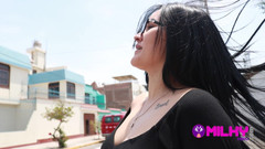 Milky Peru: Jazmin bắt gặp người hâm mộ của cô ấy