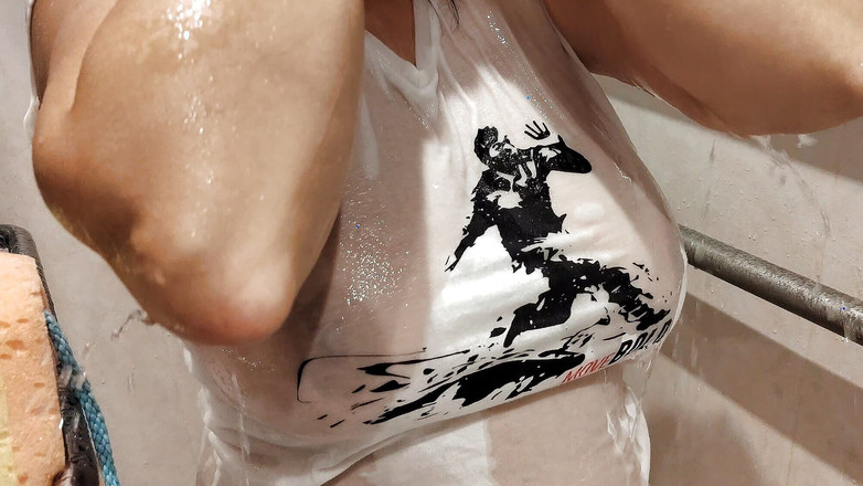 Emma_Alex: Maglietta bagnata