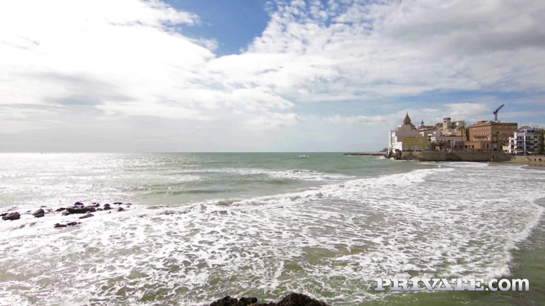 Private.com: The wealthy love an orgy