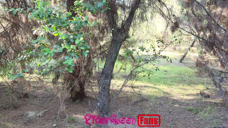 Riderqueen BBW Step Mom Latina Ebony: Riderqueen lagi sendirian, di luar ruangan, video penggemar