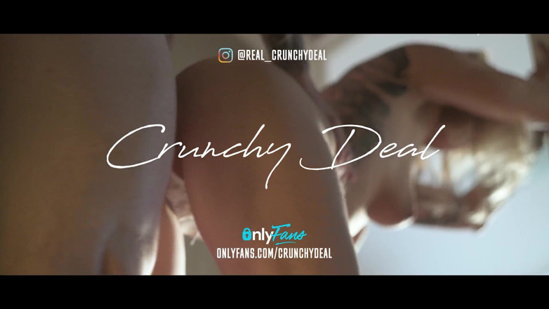 Crunchy deal: 내 섹시한 이웃을 레깅스로 따먹어