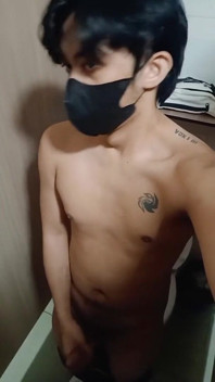 Pronto para o padrasto, onde você está? Pinoy Twink masturbação e gozada