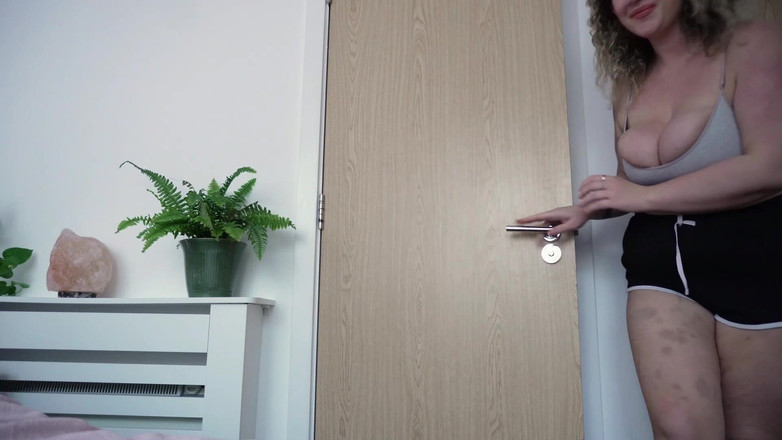 Sasha Curves: Üvey anne ile bir yaz: tam film