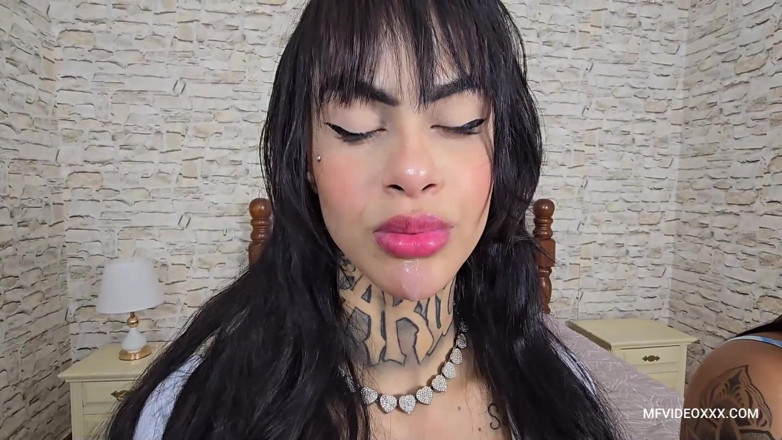 MF Desires: Islak ve sarkık öpücükler
