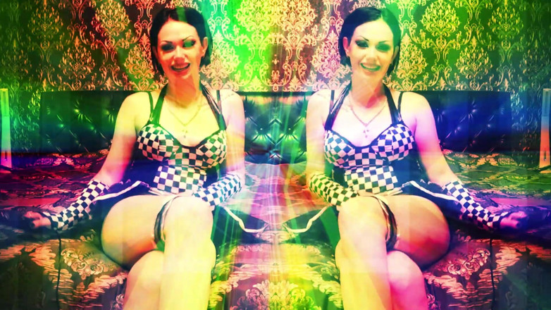 Goddess Misha Goldy: Ti limiterò, la mia brava schiava