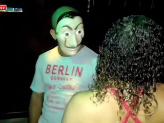 MARCIO BAIANO: La festa della maschera tranzei nel mezzo del Night Club...