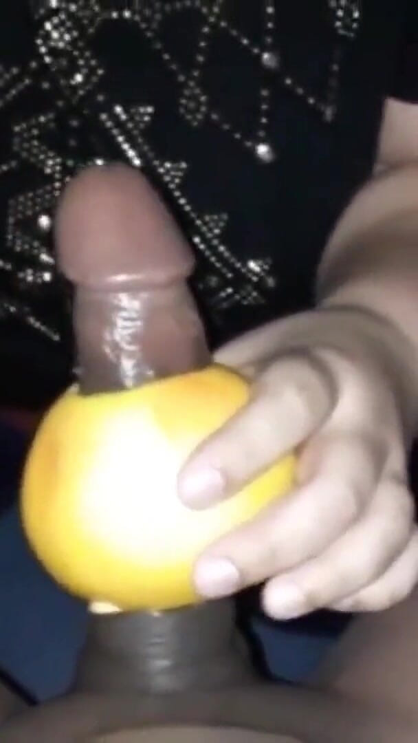 Bbbwbootyful giving BBC Nata4sex blowjob with grapefruit (Real homemade BBW BBC porn)